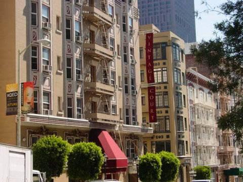 Executive Vintage Court Hotel