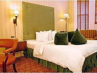Hotel Executive Vintage Court